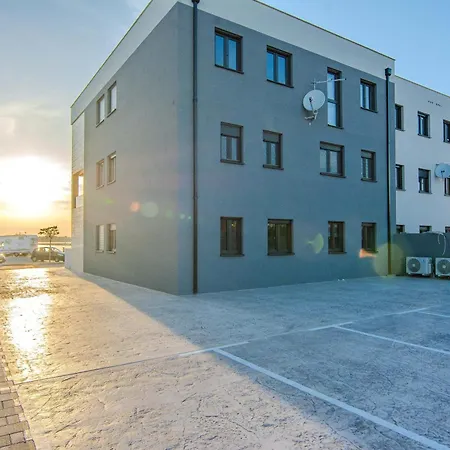 Appartement Apartmanidas56 *