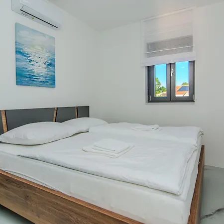 Apartmanidas56 *